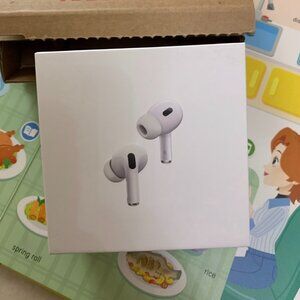 Apple AirPods Pro 2nd Gen MagSafe Charging Case USB-C Bluetooth In-Ear White